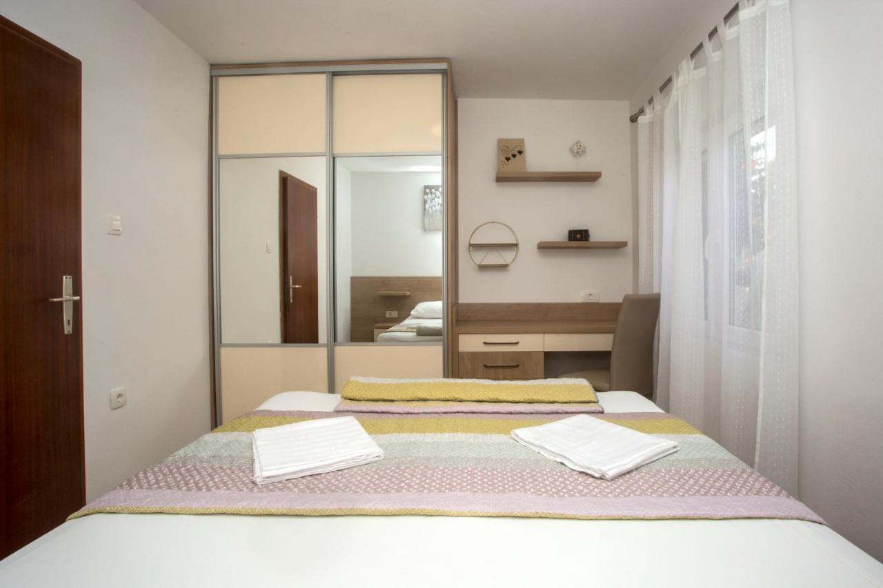 Apartments Lucija Ražanj エクステリア 写真