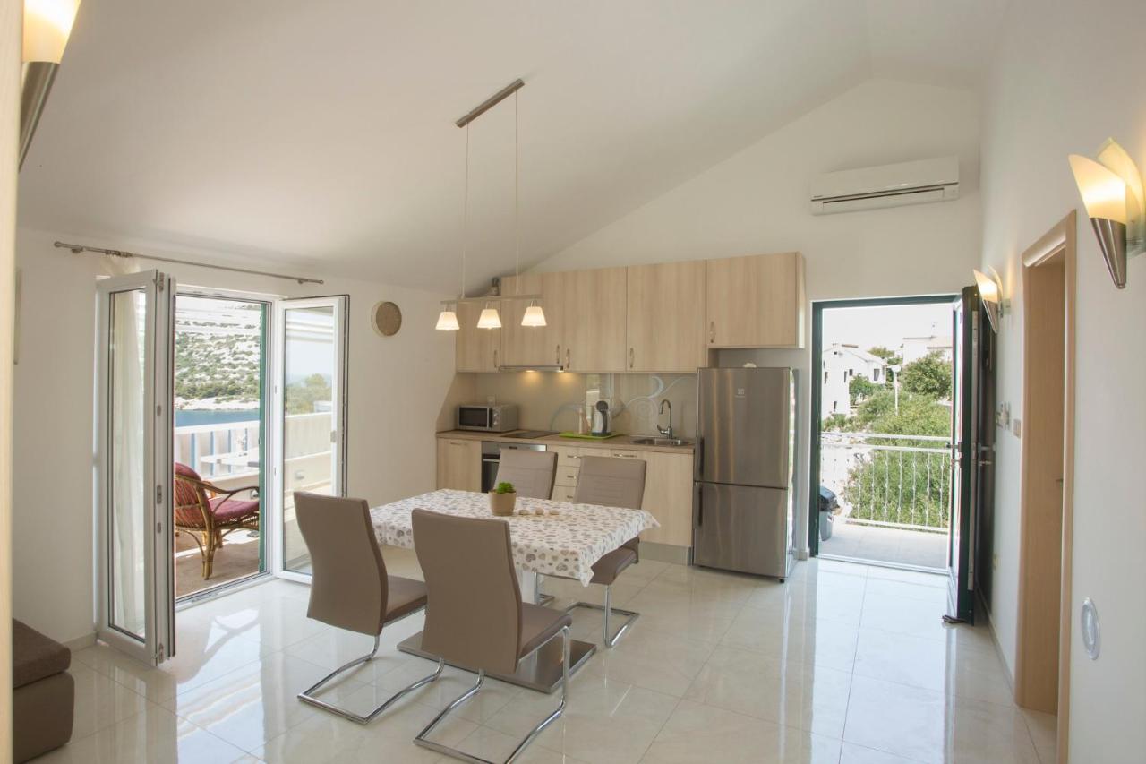 Apartments Lucija Ražanj エクステリア 写真