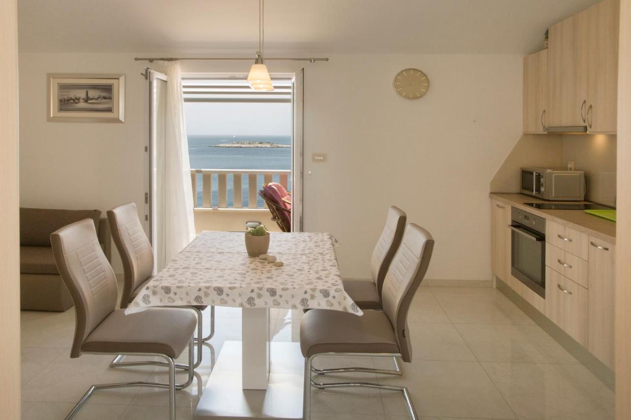 Apartments Lucija Ražanj エクステリア 写真